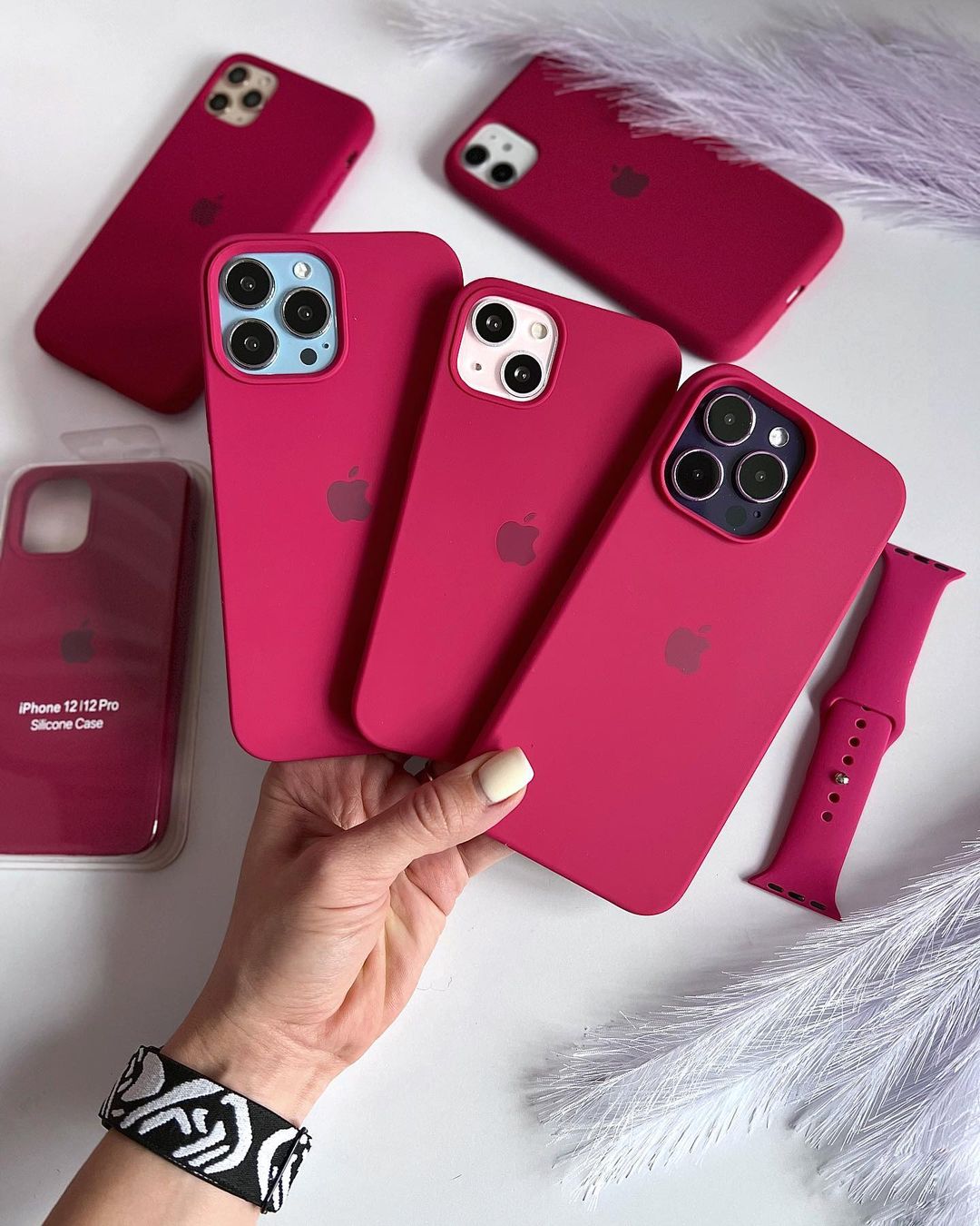 Rose Red iPhone Silicone Case with MagSafe Charger Support - Acid House™ (formerly Zyra Drip)