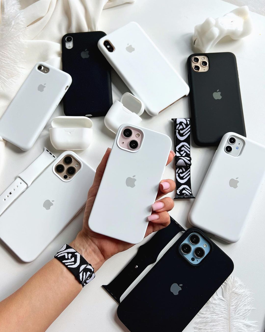 White iPhone Silicone Cover – Soft Touch, Anti - Slip & Stylish Protection - Acid House™ (formerly Zyra Drip)