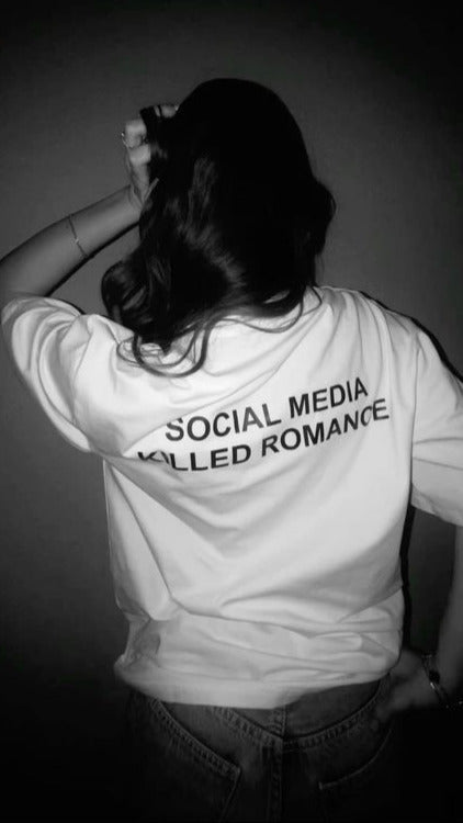 White Regular Fit T-shirt Graphic T-Shirt for Women – “Social Media Killed Romance” - Acid House™